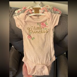 Baby girl 3Pk onesies (0-3M)